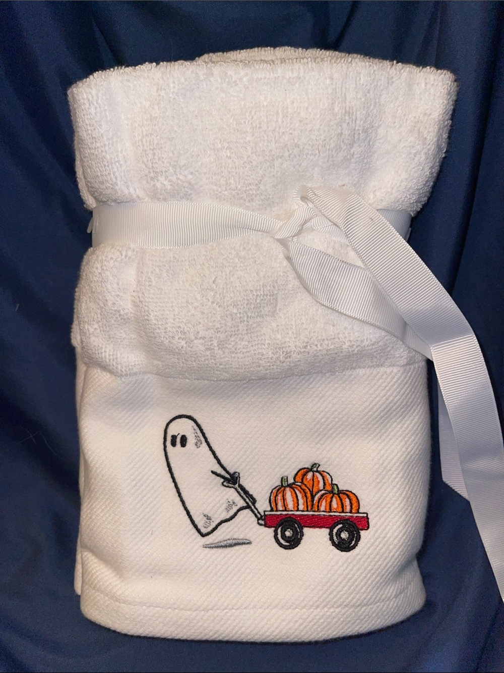 Isaac Mizrahi White Halloween Ghost Hand Towels with Pumpkin Wagon